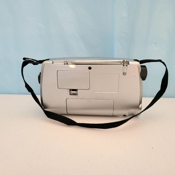 Dynamo Rechargeable World Radio Hand Generator Battery, Tested - Picture 4 of 7